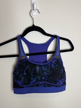 Lululemon Sweaty or Not Bra size 6 purple